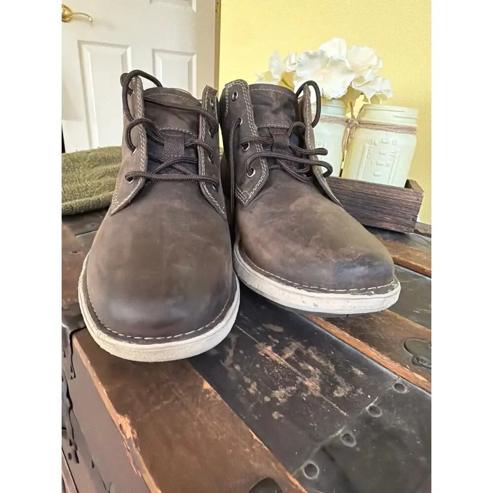 Clarks Mens Brown Boots Size 10 Leather Classic Short Boots Casual Comfort